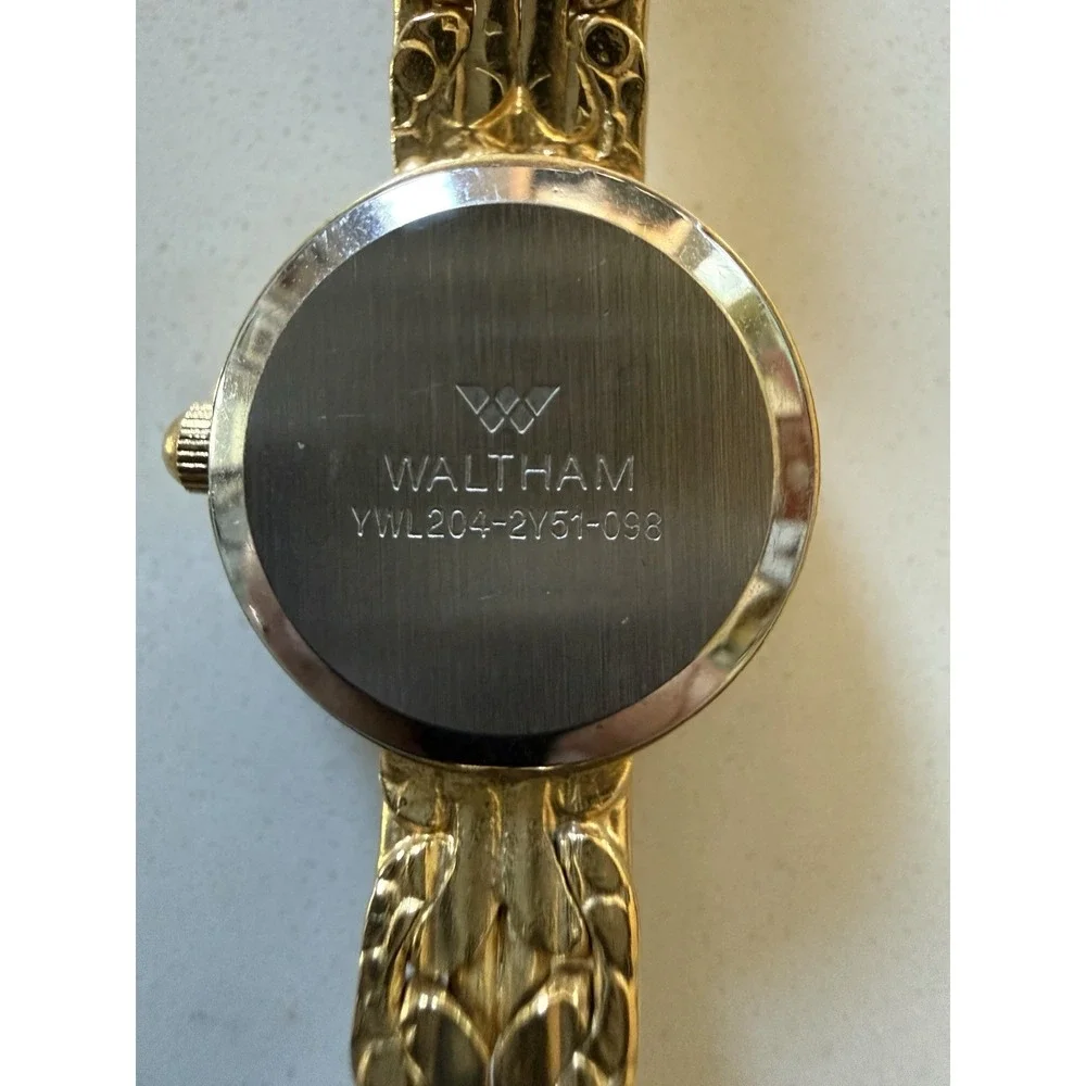 Vintage Waltham Ladies Quartz Watch gold tone Nugget Band YWL204-2Y51-098
